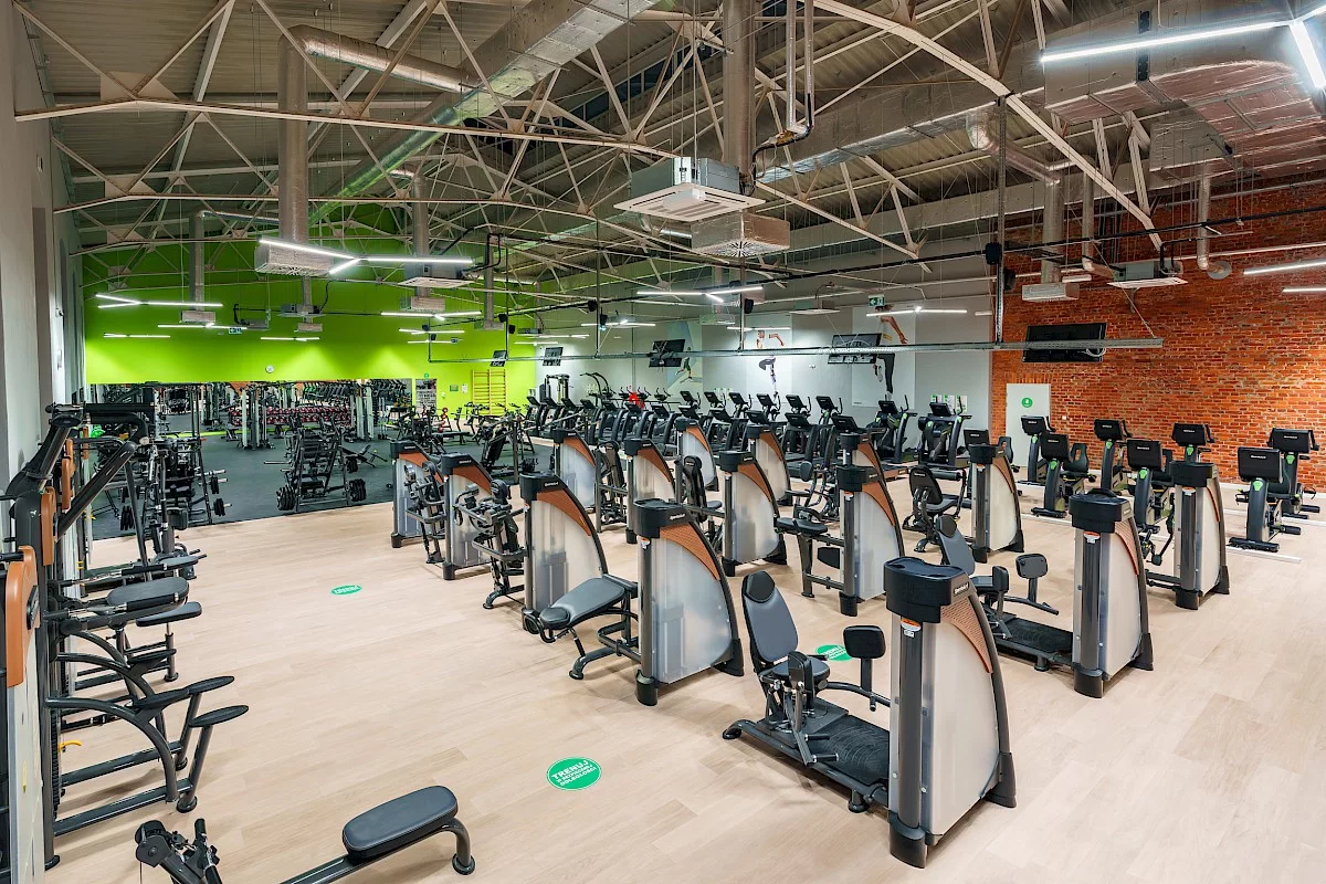 Sprzęt do siłowni o małej powierzchni - poznaj naszą linię Performance Line.