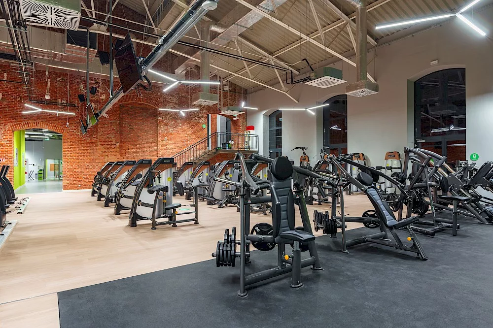 Maszyny na brzuch – przegląd najpopularniejszego sprzętu na siłowni