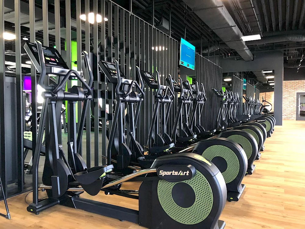 Energia kinetyczna w akcji: Jak sprzęt SportsArt przekształca twoje treningi w zieloną energię?